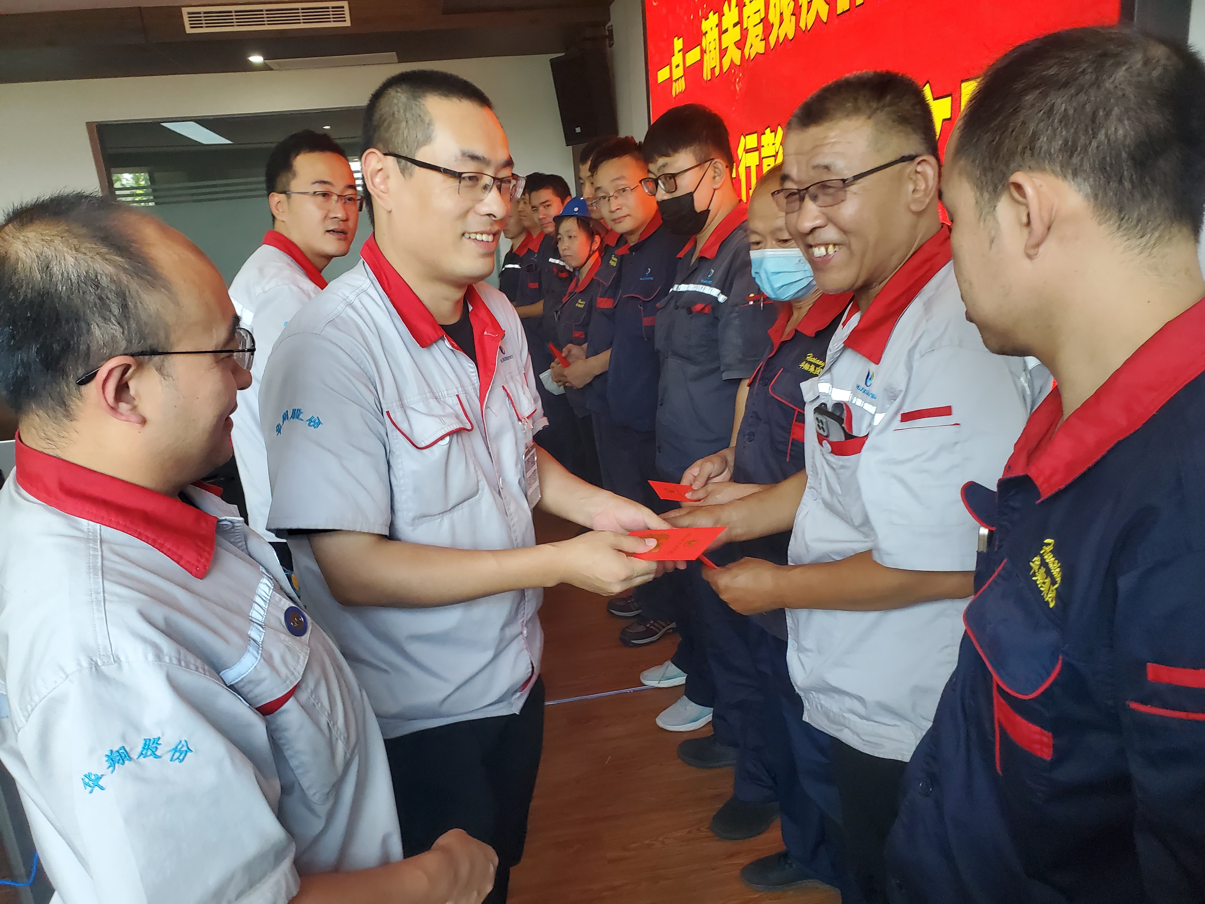“扶殘助殘有你有我”，華翔很暖心！